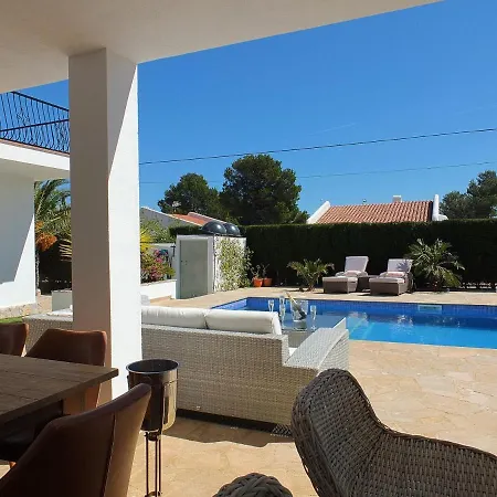 Villa Mimosa With 5bedrooms Air Conditioning & Private Swimming Pool And A Games Ideal For Families