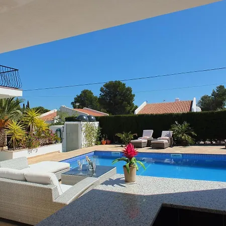 Villa Mimosa With 5bedrooms Air Conditioning & Private Swimming Pool And A Games Ideal For Families *